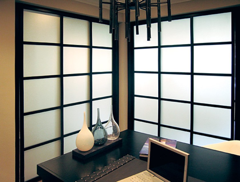 Угловая перегородка в японском стиле с матовым стеклом Балаково
