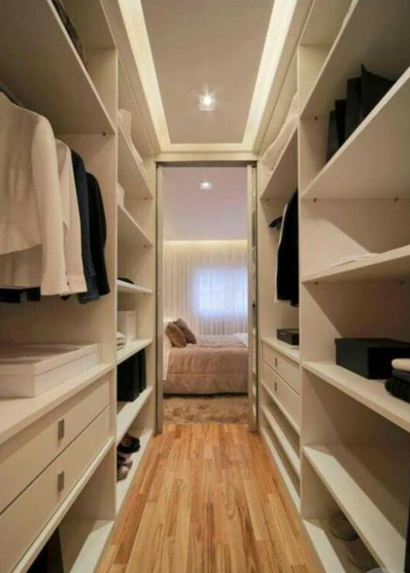 П-образная гардеробная комната в спальню Балаково