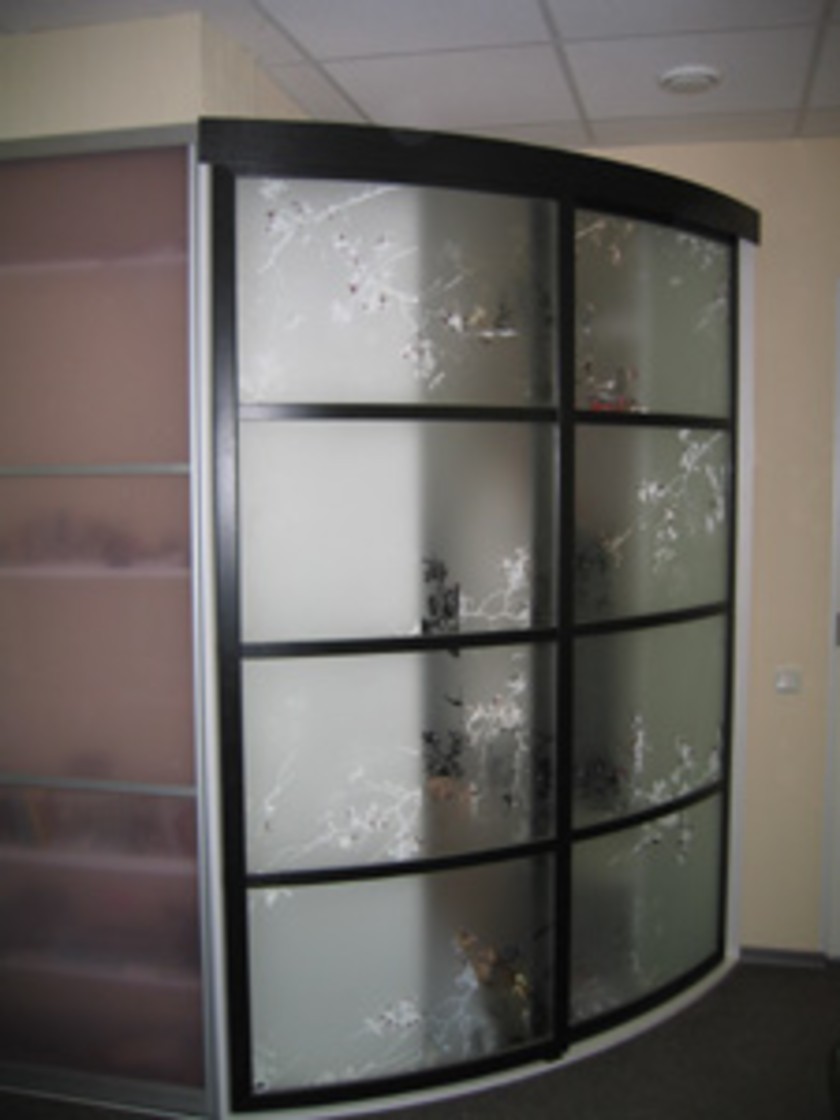 Шкаф купе радиусный с рисунком на стекле Балаково