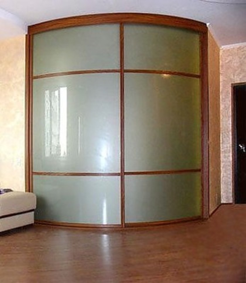 Встроенный шкаф купе радиусный в классическом стиле Балаково